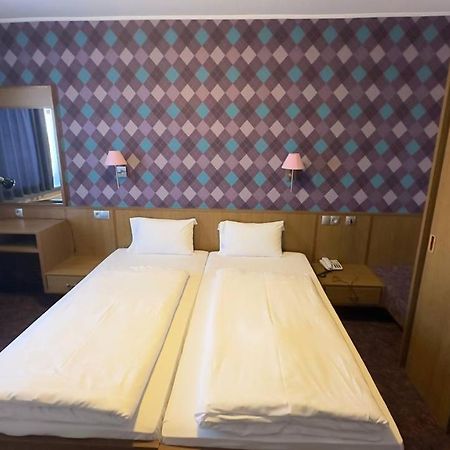 Hotel Ishi Inn Wolfsburg Ngoại thất bức ảnh